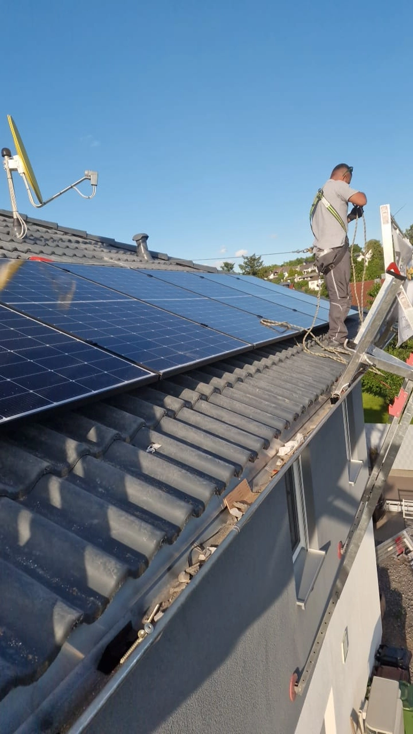 Solarpanel Deutsche Strom und Gas GmbH